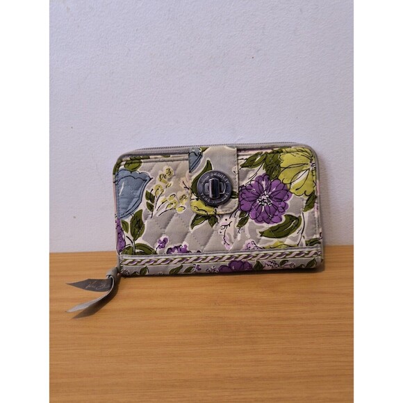 Vera Bradley (1) Purse (2) Wallets (1) CD Carrier (1) Makeup Bag Lot of 5 - Picture 4 of 16